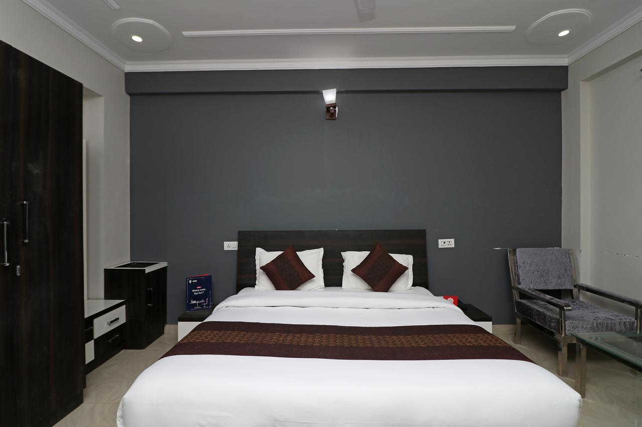 Hôtel Oyo 11877 Royal Residency à New Tehri Extérieur photo