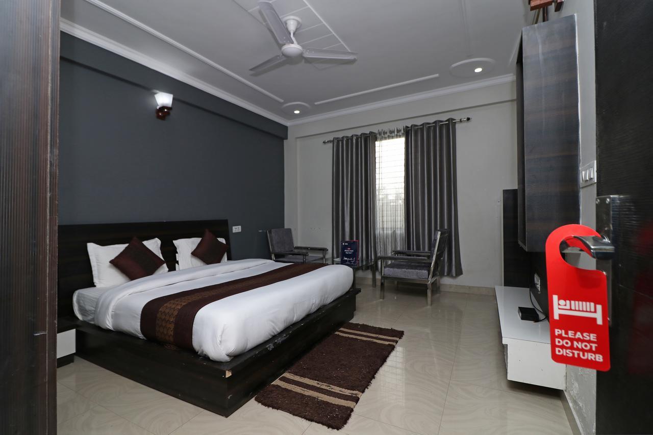Hôtel Oyo 11877 Royal Residency à New Tehri Extérieur photo