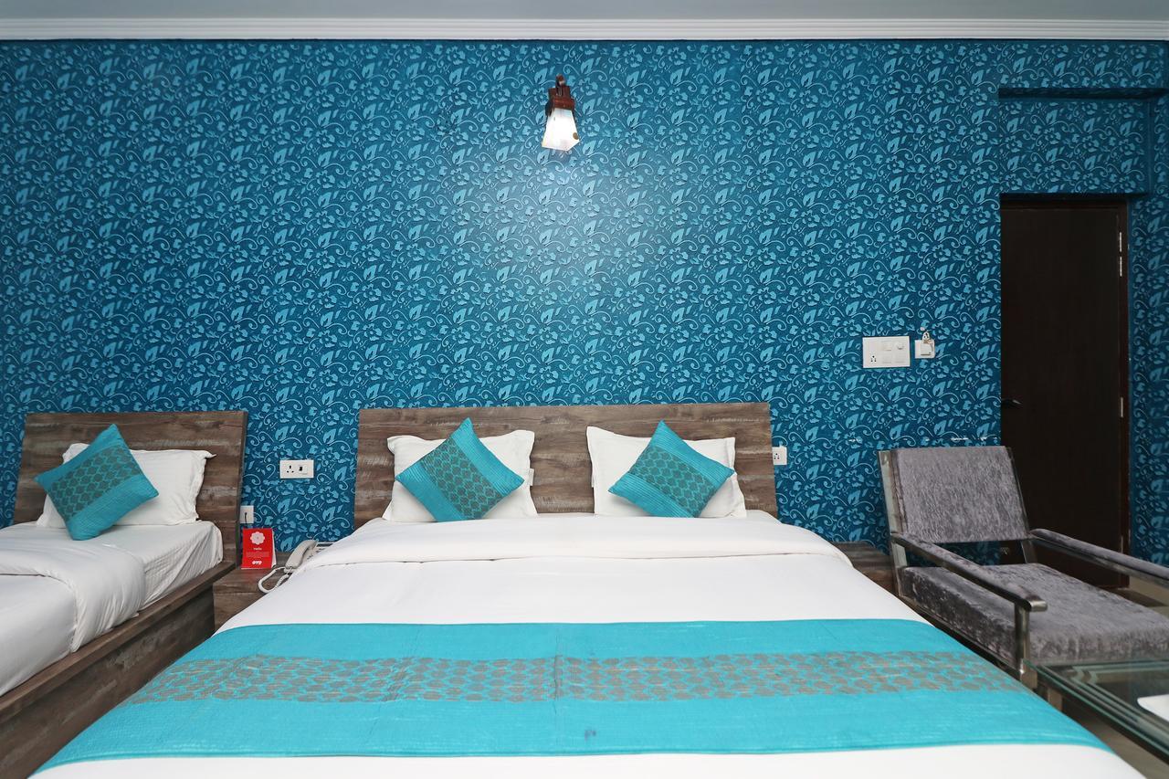 Hôtel Oyo 11877 Royal Residency à New Tehri Chambre photo